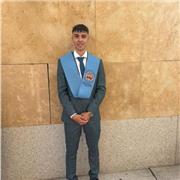 Chico Joven recientemente graduado en Educación Primaria. Soy bastante dinámico y me gusta que llevarme bien con los alumnos.